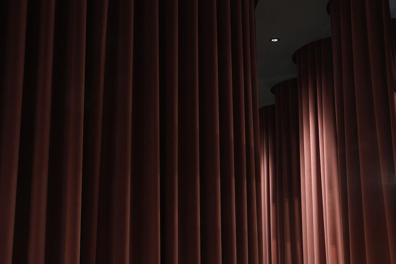 BIM建筑|微醺的夜上海: 一个剧场与酒吧的空间集合体 / 无定设计 BIM建筑|微醺的夜上海: 一个剧场与酒吧的空间集合体 / 无定设计