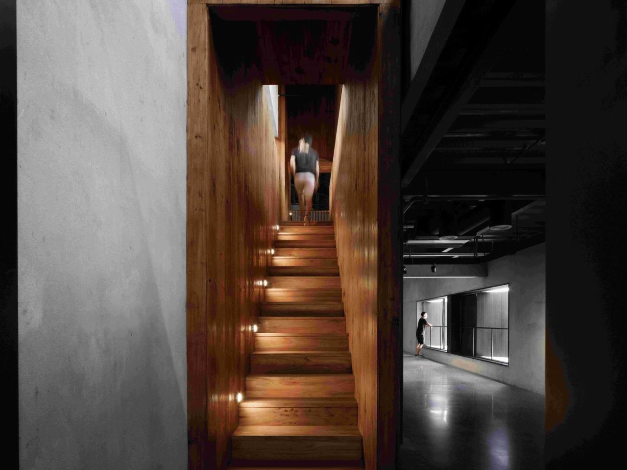 BIM建筑|虚怀若谷,犹如半仓:半仓,上海 / 本哲建筑 BIM建筑|虚怀若谷,犹如半仓:半仓,上海 / 本哲建筑