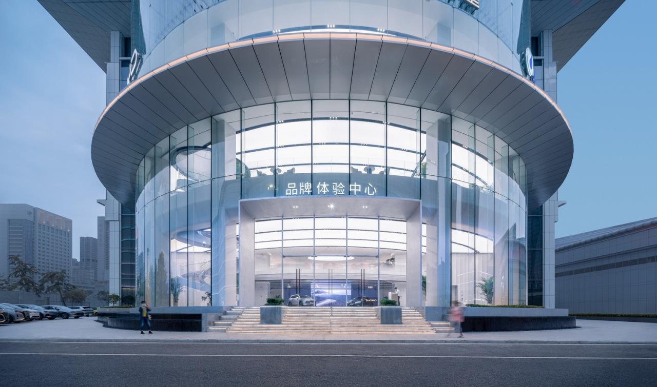 BIM建筑|启迪未来 江城地标:武汉比亚迪品牌体验中心 / 成执设计 BIM建筑|启迪未来 江城地标:武汉比亚迪品牌体验中心 / 成执设计