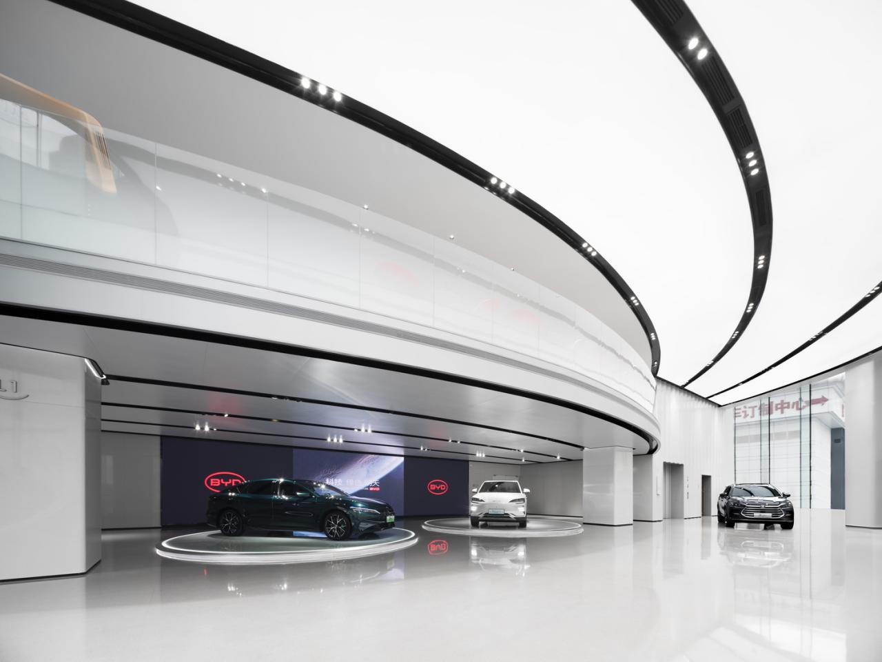 BIM建筑|启迪未来 江城地标:武汉比亚迪品牌体验中心 / 成执设计 BIM建筑|启迪未来 江城地标:武汉比亚迪品牌体验中心 / 成执设计