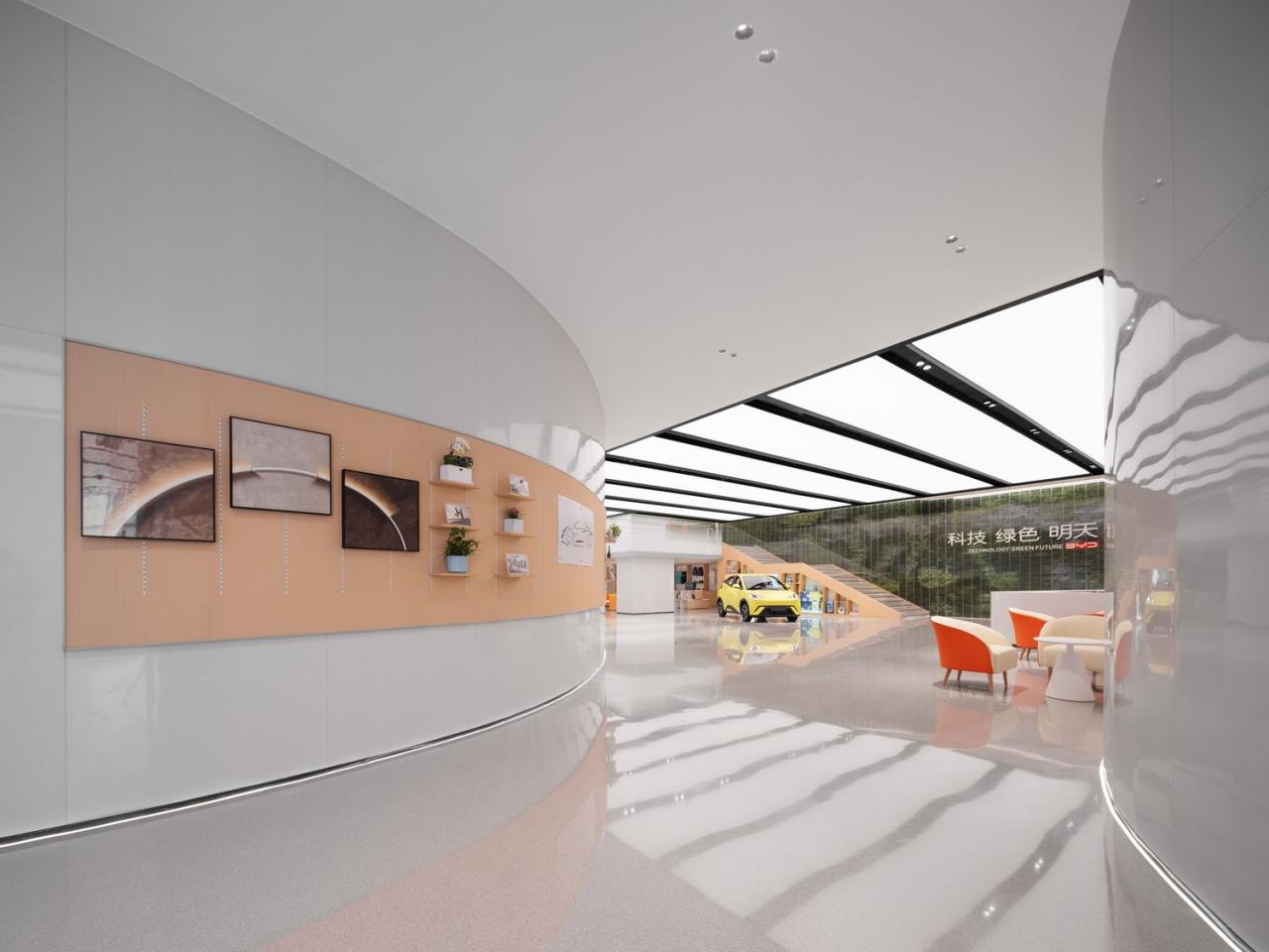 BIM建筑|启迪未来 江城地标:武汉比亚迪品牌体验中心 / 成执设计 BIM建筑|启迪未来 江城地标:武汉比亚迪品牌体验中心 / 成执设计