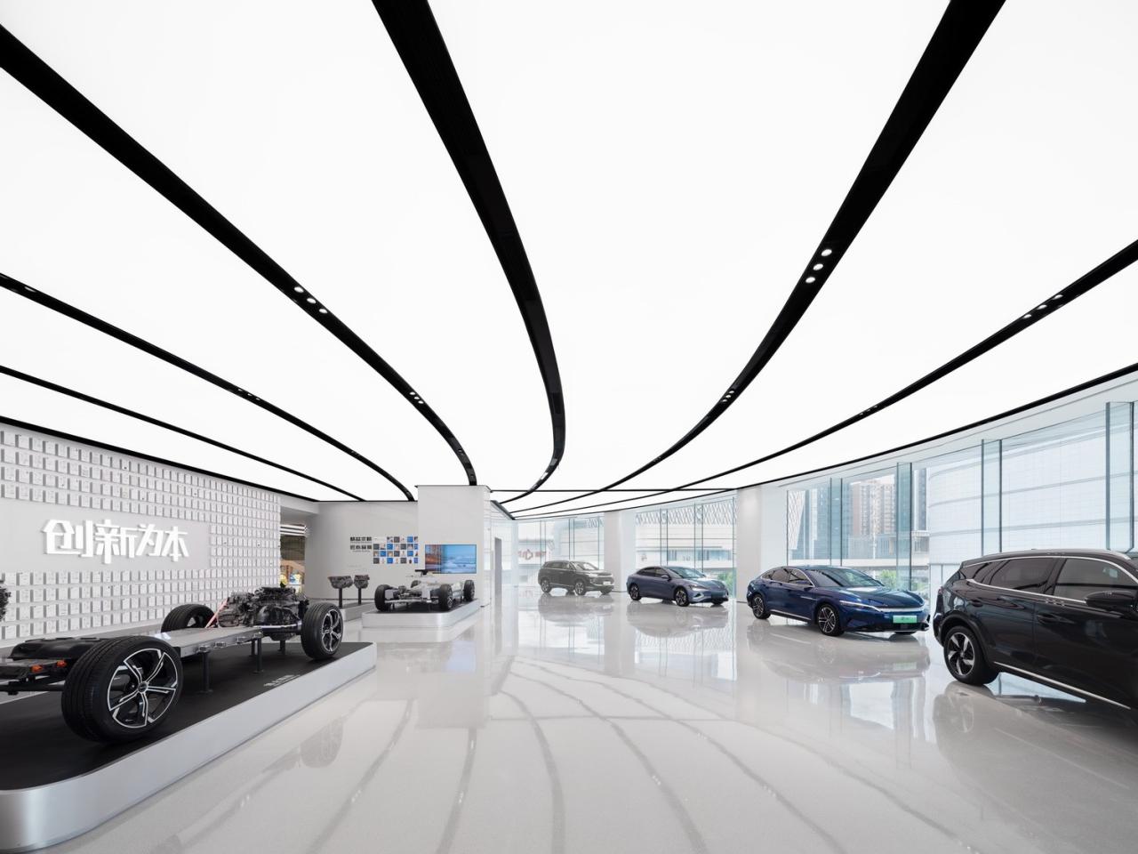 BIM建筑|启迪未来 江城地标:武汉比亚迪品牌体验中心 / 成执设计 BIM建筑|启迪未来 江城地标:武汉比亚迪品牌体验中心 / 成执设计