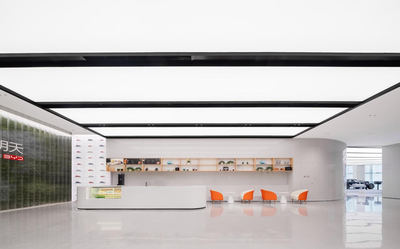 BIM建筑|启迪未来 江城地标:武汉比亚迪品牌体验中心 / 成执设计 BIM建筑|启迪未来 江城地标:武汉比亚迪品牌体验中心 / 成执设计