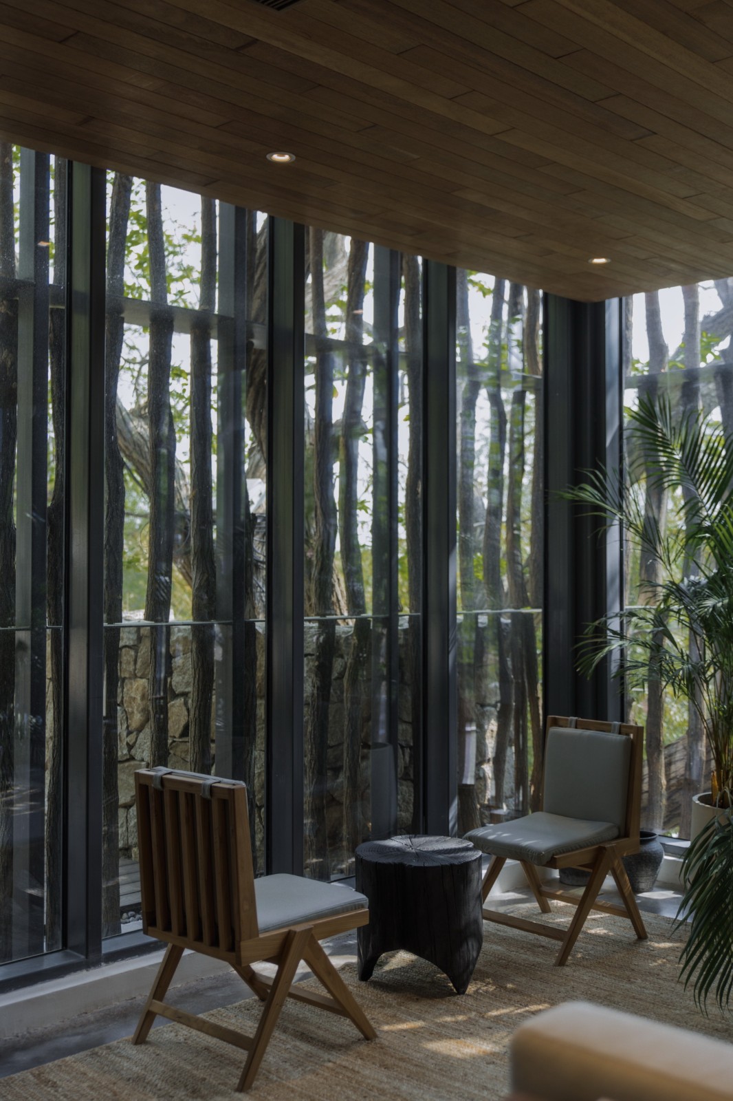 BIM建筑|沂蒙·书舍民宿:板栗树林下的自然再造与共生 / 灰空间建筑事务所 BIM建筑|沂蒙·书舍民宿:板栗树林下的自然再造与共生 / 灰空间建筑事务所