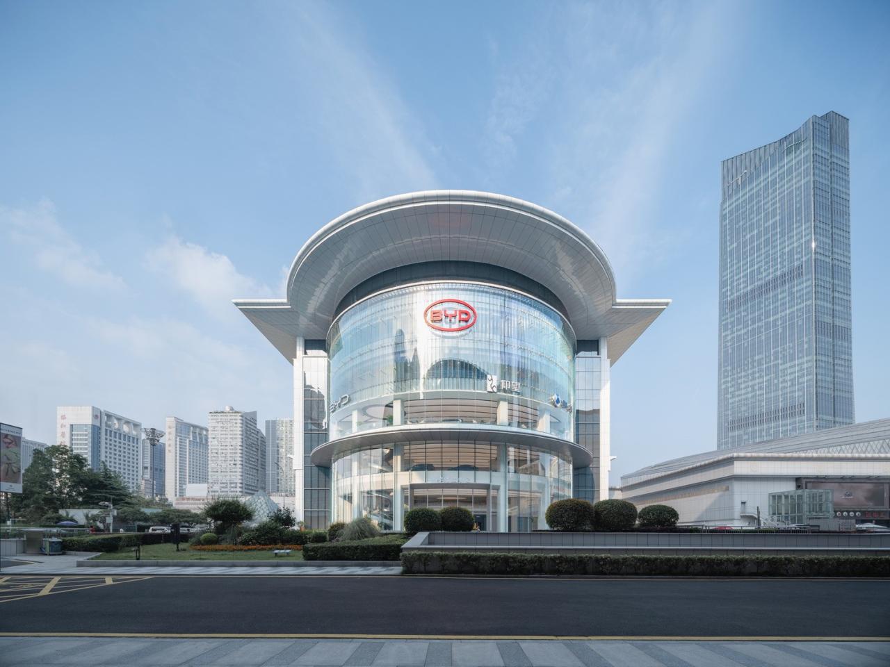 BIM建筑|启迪未来 江城地标:武汉比亚迪品牌体验中心 / 成执设计 BIM建筑|启迪未来 江城地标:武汉比亚迪品牌体验中心 / 成执设计