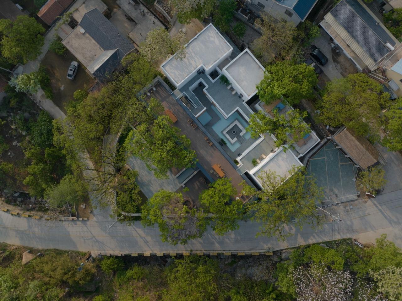 BIM建筑|沂蒙·书舍民宿:板栗树林下的自然再造与共生 / 灰空间建筑事务所 BIM建筑|沂蒙·书舍民宿:板栗树林下的自然再造与共生 / 灰空间建筑事务所