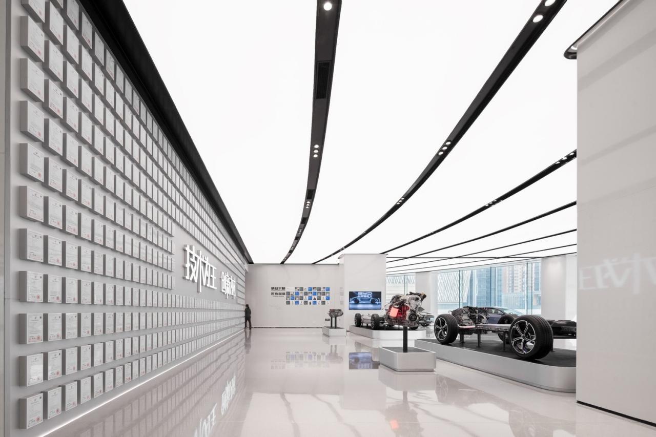 BIM建筑|启迪未来 江城地标:武汉比亚迪品牌体验中心 / 成执设计 BIM建筑|启迪未来 江城地标:武汉比亚迪品牌体验中心 / 成执设计