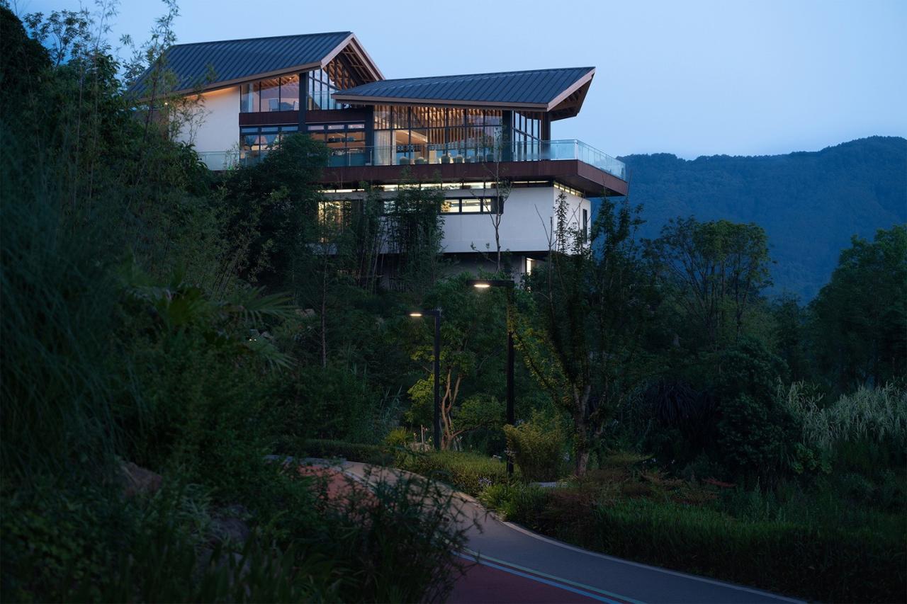 BIM建筑|涪陵慧谷湖科创小镇白鹭湾示范区 / 悦集建筑 BIM建筑|涪陵慧谷湖科创小镇白鹭湾示范区 / 悦集建筑