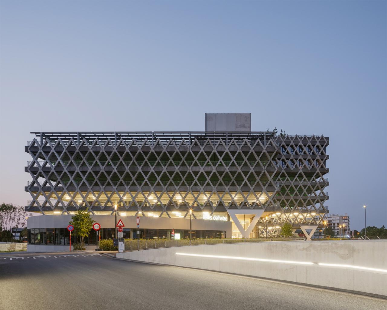 BIM建筑|Eandistip 交通中心 / archipelago + POLO BIM建筑|Eandistip 交通中心 / archipelago + POLO