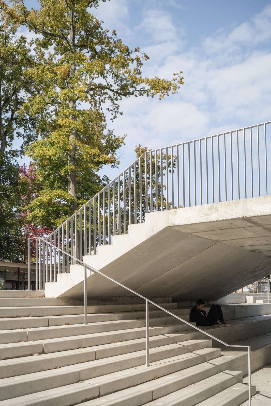 BIM建筑|Joliot-Curie 学校餐饮服务和学校生活中心 / Ateliers O-S architectes BIM建筑|Joliot-Curie 学校餐饮服务和学校生活中心 / Ateliers O-S architectes