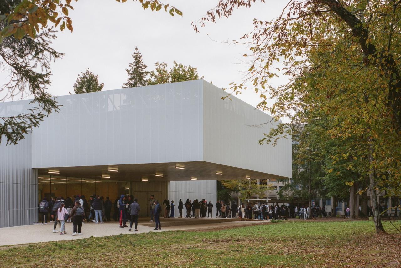 BIM建筑|Joliot-Curie 学校餐饮服务和学校生活中心 / Ateliers O-S architectes BIM建筑|Joliot-Curie 学校餐饮服务和学校生活中心 / Ateliers O-S architectes