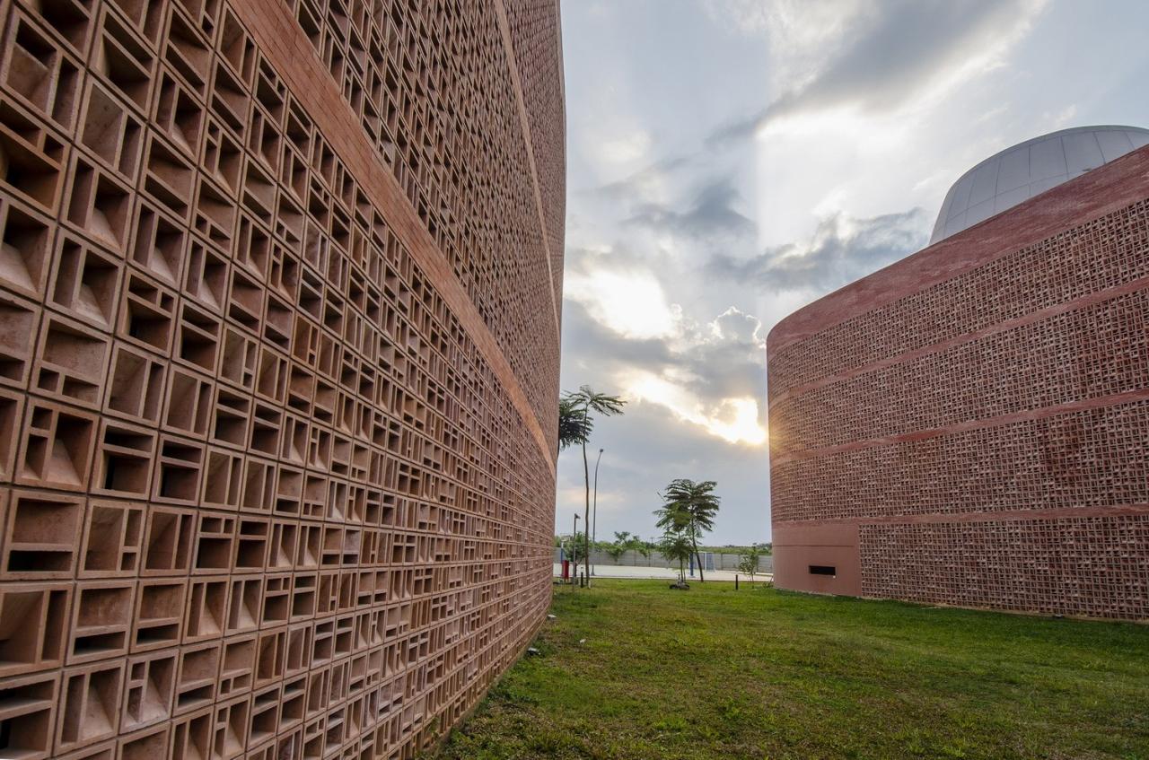 BIM建筑|Binus 三宝垄教育园区 / Denton Corker Marshall BIM建筑|Binus 三宝垄教育园区 / Denton Corker Marshall