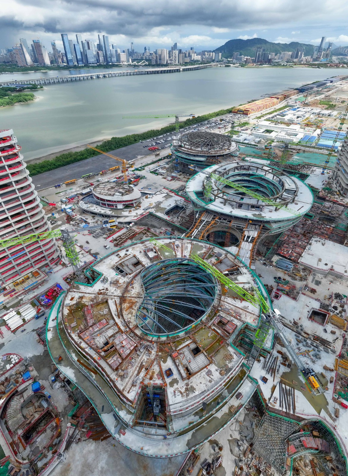 BIM建筑|“漂浮”的腾讯总部园区04地块 / 马岩松MAD BIM建筑|“漂浮”的腾讯总部园区04地块 / 马岩松MAD