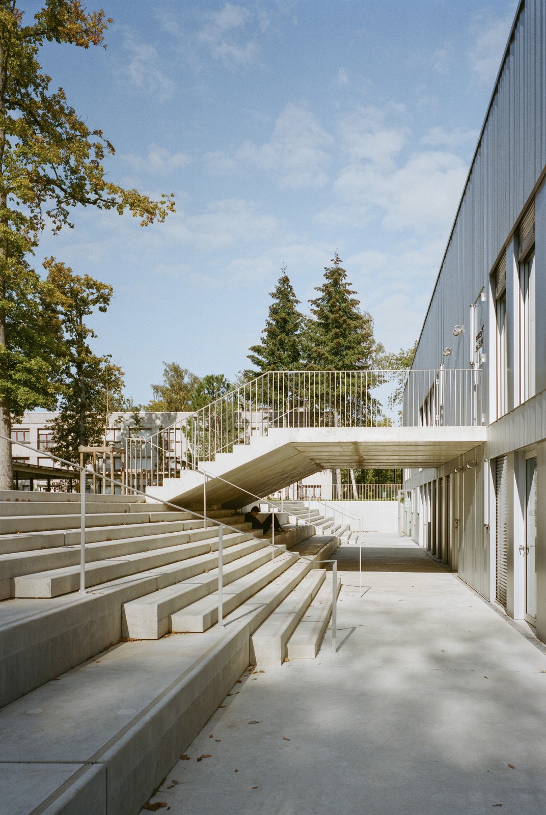 BIM建筑|Joliot-Curie 学校餐饮服务和学校生活中心 / Ateliers O-S architectes BIM建筑|Joliot-Curie 学校餐饮服务和学校生活中心 / Ateliers O-S architectes