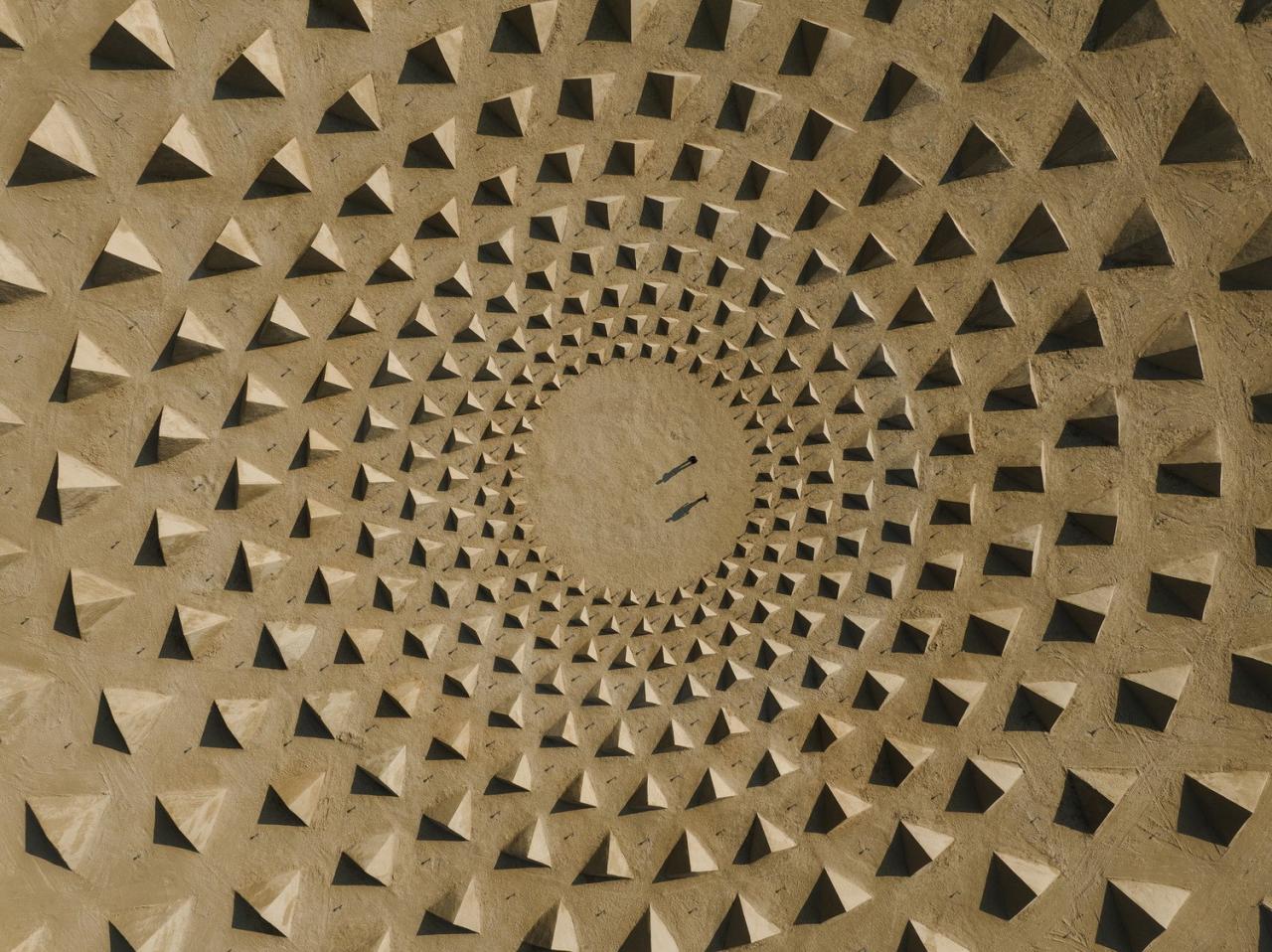 BIM建筑|沉浸式陆地艺术作品 :“自我相似” / Jim Denevan BIM建筑|沉浸式陆地艺术作品 :“自我相似” / Jim Denevan