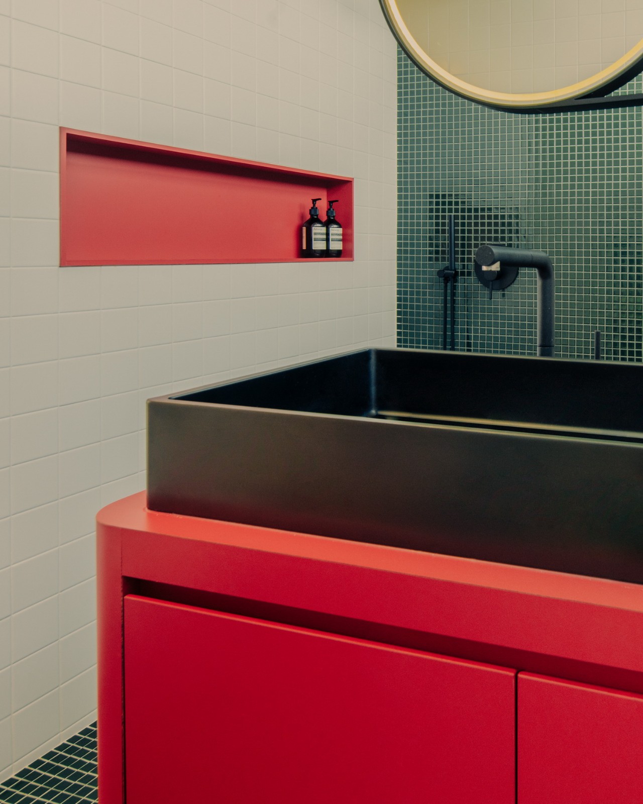 BIM建筑|灵动色彩之家:位于新加坡的粗野派公寓改造 / SPARK BIM建筑|灵动色彩之家:位于新加坡的粗野派公寓改造 / SPARK