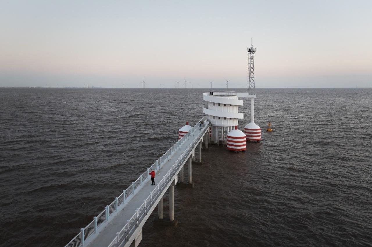 BIM建筑|扭转塔和螺旋站,上海海上的生态基础设施 / HCCH合尘建筑 BIM建筑|扭转塔和螺旋站,上海海上的生态基础设施 / HCCH合尘建筑