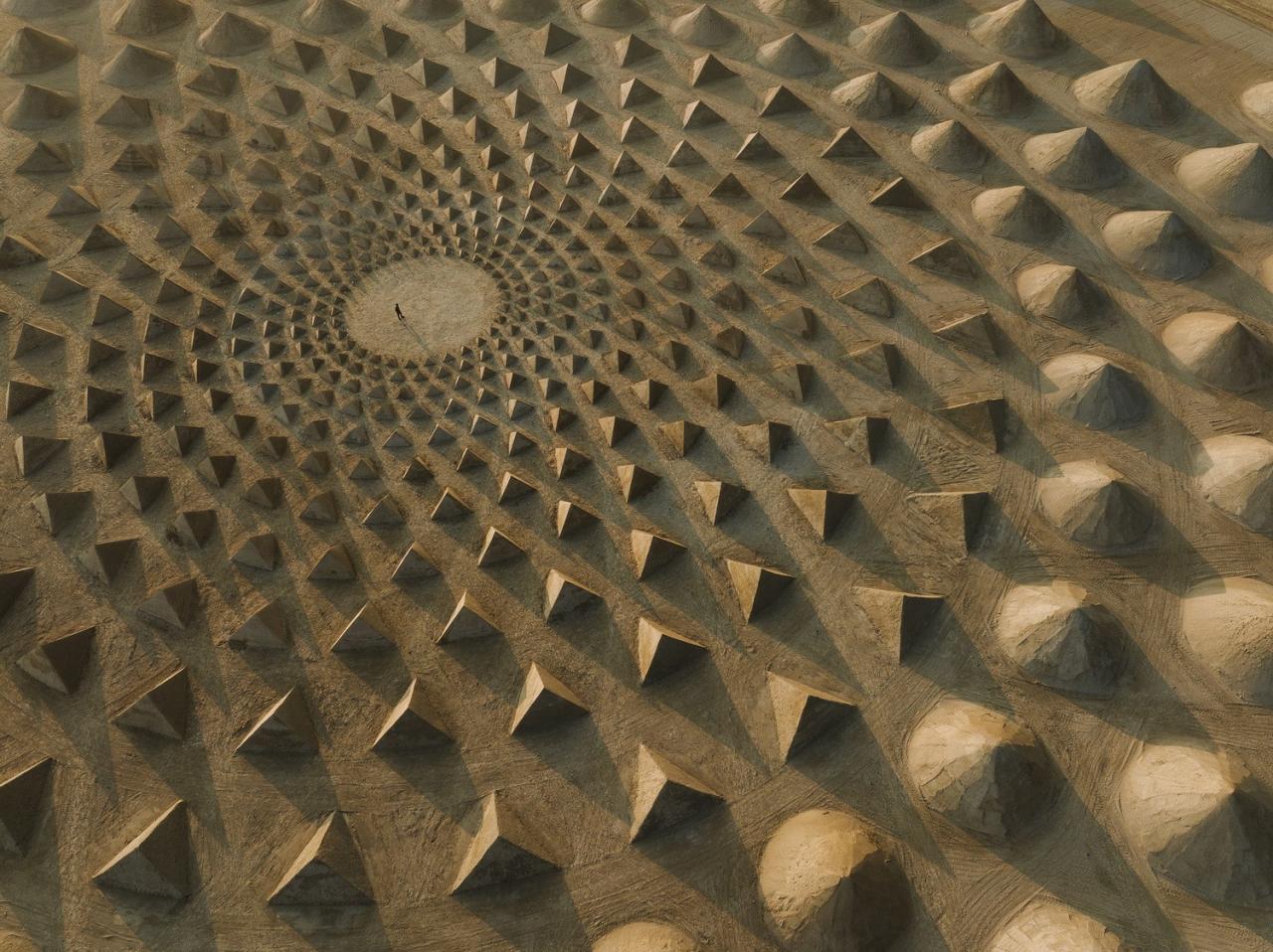 BIM建筑|沉浸式陆地艺术作品 :“自我相似” / Jim Denevan BIM建筑|沉浸式陆地艺术作品 :“自我相似” / Jim Denevan