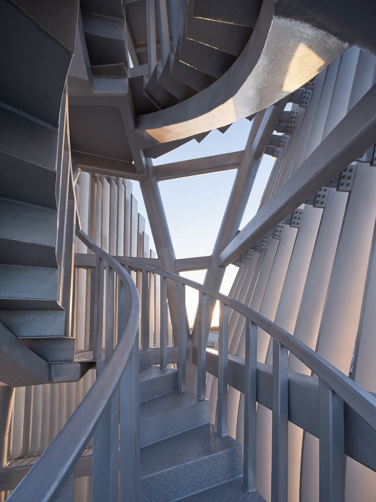 BIM建筑|扭转塔和螺旋站,上海海上的生态基础设施 / HCCH合尘建筑 BIM建筑|扭转塔和螺旋站,上海海上的生态基础设施 / HCCH合尘建筑