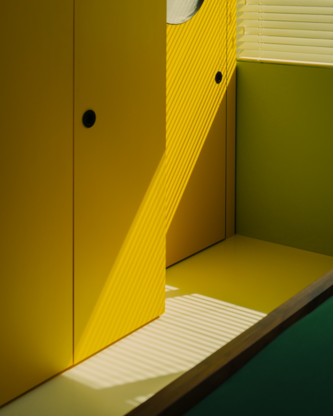 BIM建筑|灵动色彩之家:位于新加坡的粗野派公寓改造 / SPARK BIM建筑|灵动色彩之家:位于新加坡的粗野派公寓改造 / SPARK