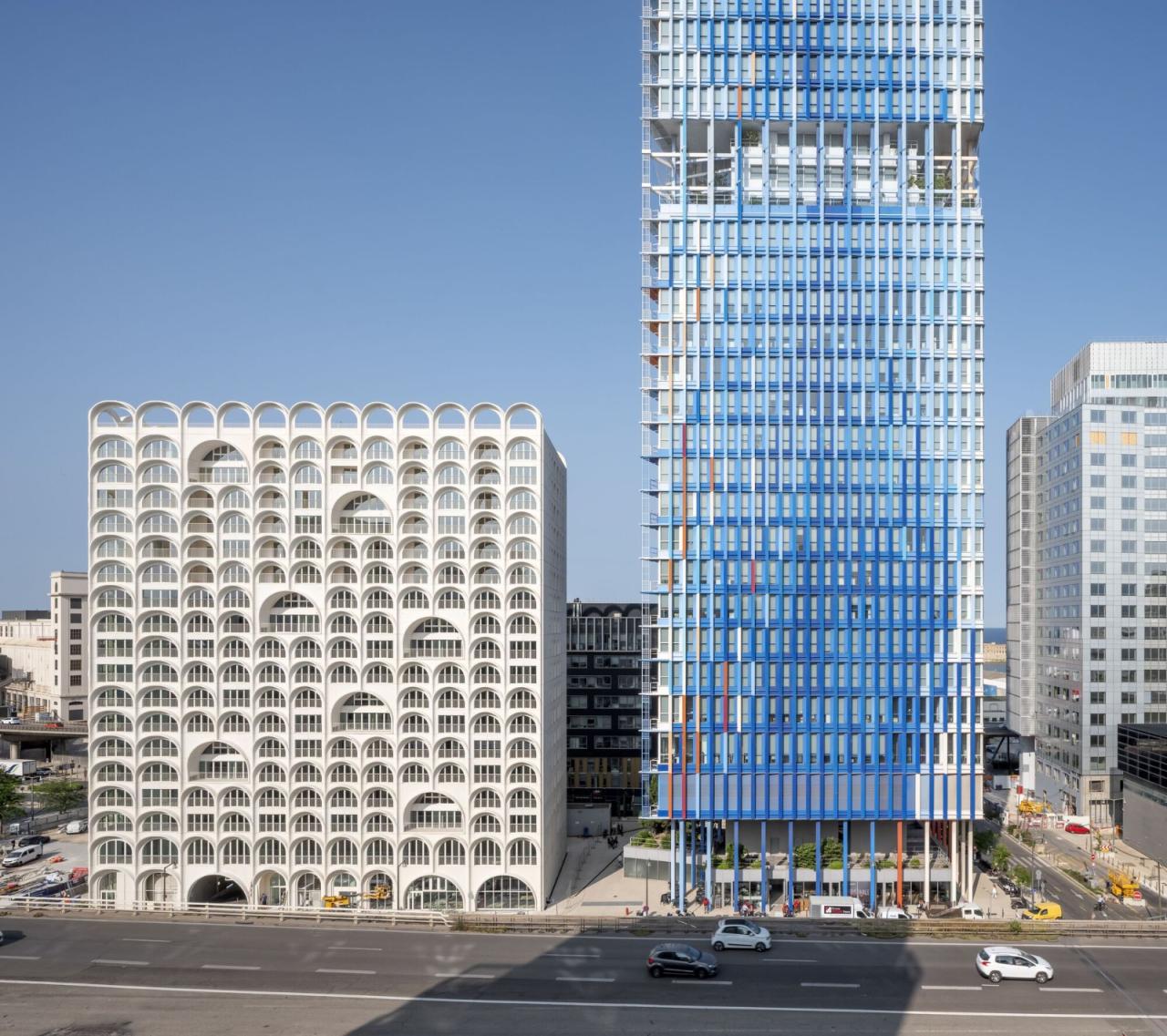 BIM建筑|414 个拱顶,‘蓝色之门’住宅 / PietriArchitectes BIM建筑|414 个拱顶,‘蓝色之门’住宅 / PietriArchitectes