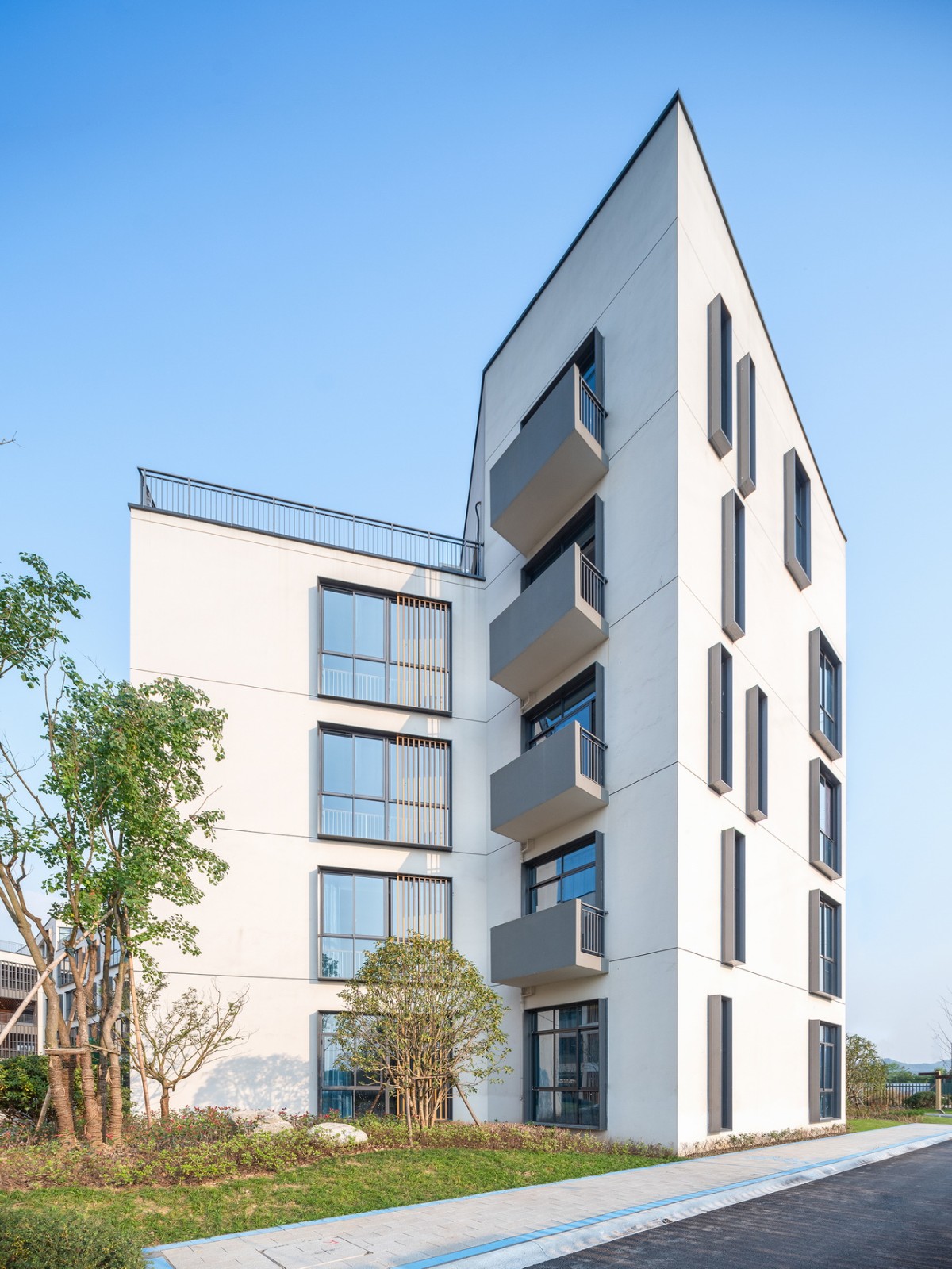 BIM建筑|杭州中泰中学建筑设计 / LZGC量子构城设计事务所+浙江建院建筑规划设计院 BIM建筑|杭州中泰中学建筑设计 / LZGC量子构城设计事务所+浙江建院建筑规划设计院