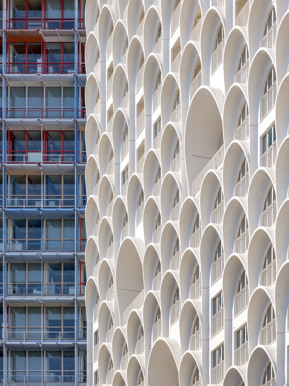 BIM建筑|414 个拱顶,‘蓝色之门’住宅 / PietriArchitectes BIM建筑|414 个拱顶,‘蓝色之门’住宅 / PietriArchitectes