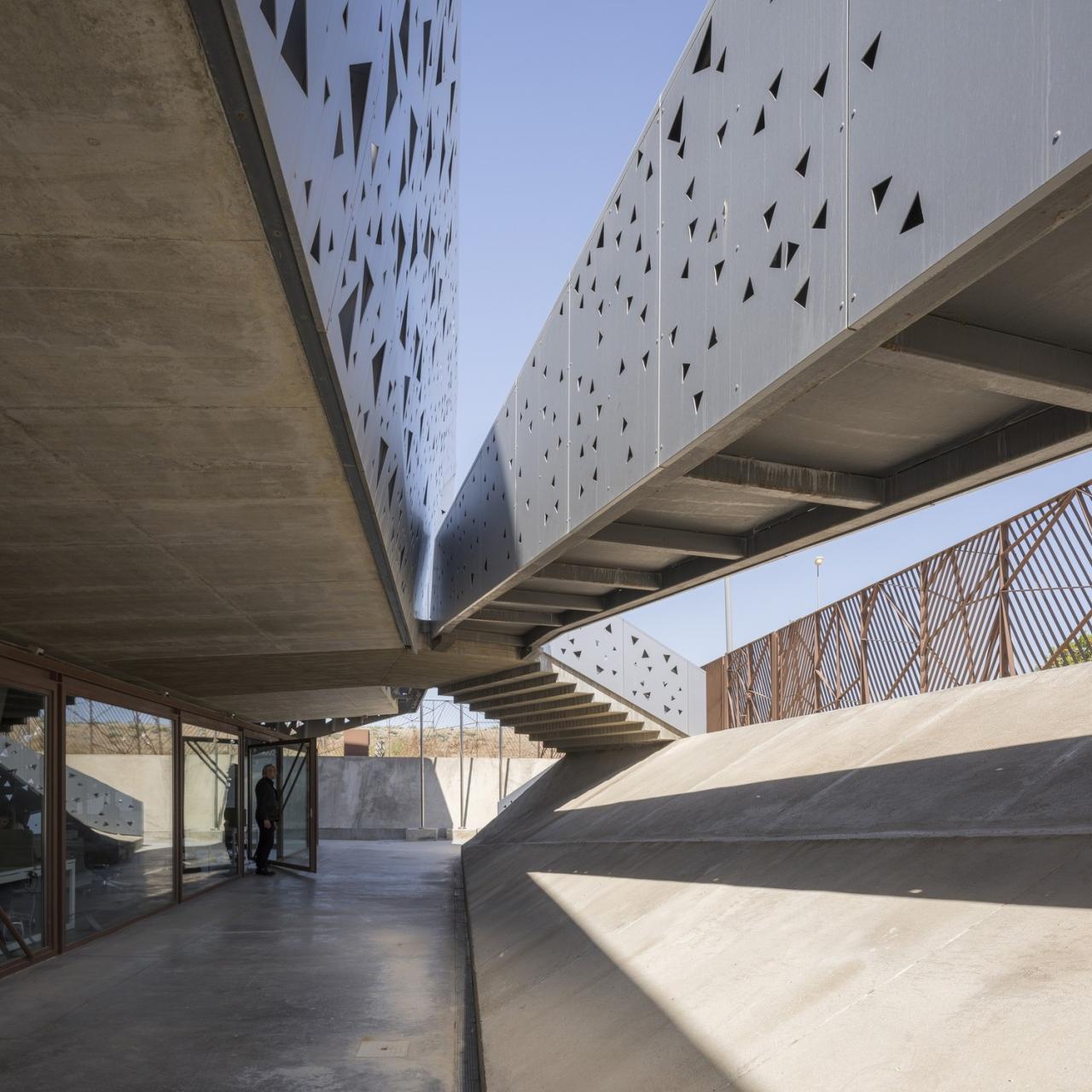 BIM建筑|微生物化学实验室 / PENELAS ARCHITECTS BIM建筑|微生物化学实验室 / PENELAS ARCHITECTS