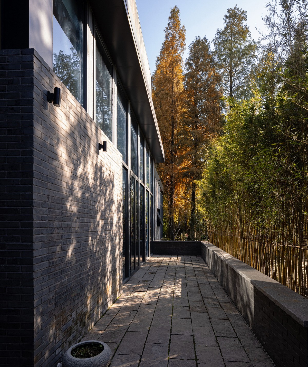 BIM建筑|桐乡濮院红旗漾杉林部落共享餐厅 / 上海严旸建筑设计工作室 BIM建筑|桐乡濮院红旗漾杉林部落共享餐厅 / 上海严旸建筑设计工作室