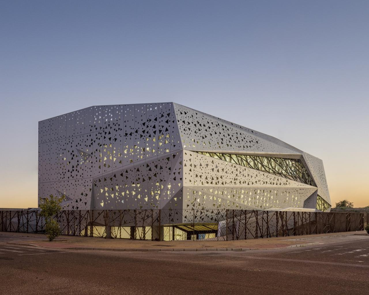 BIM建筑|微生物化学实验室 / PENELAS ARCHITECTS BIM建筑|微生物化学实验室 / PENELAS ARCHITECTS