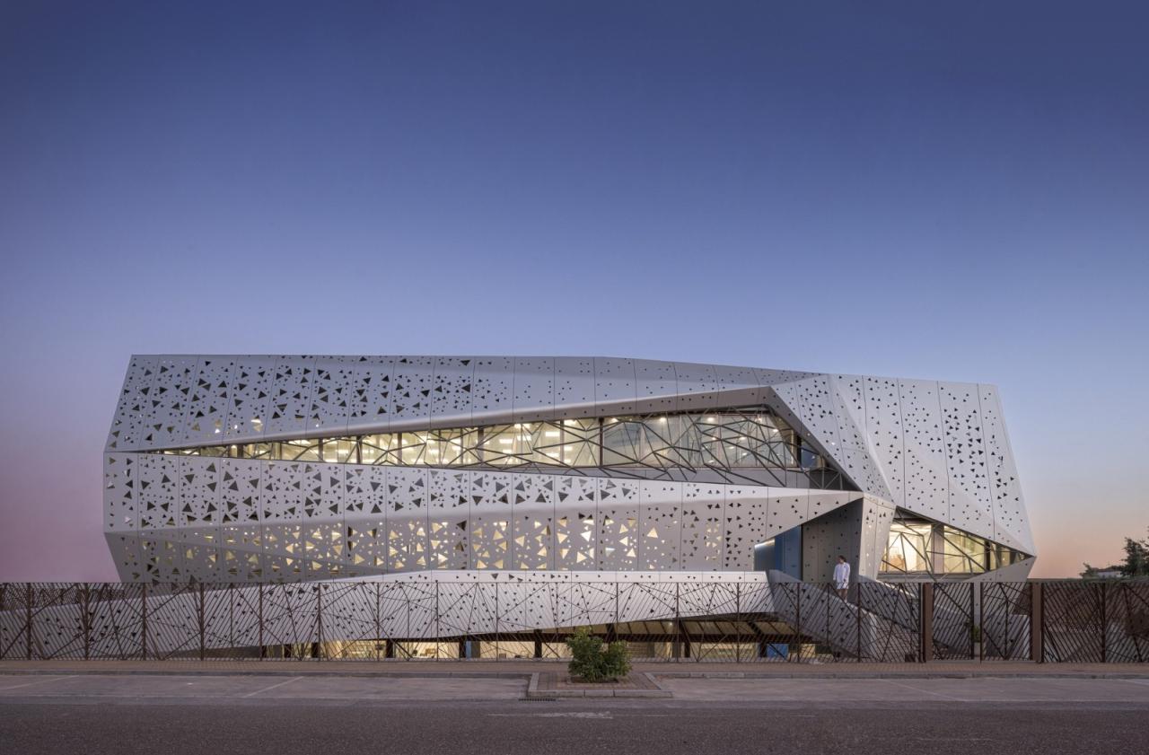 BIM建筑|微生物化学实验室 / PENELAS ARCHITECTS BIM建筑|微生物化学实验室 / PENELAS ARCHITECTS