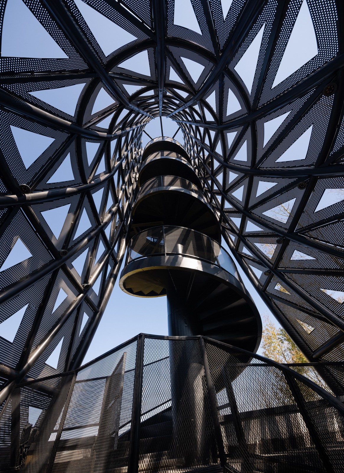 BIM建筑|桐乡濮院红旗漾杉林部落共享餐厅 / 上海严旸建筑设计工作室 BIM建筑|桐乡濮院红旗漾杉林部落共享餐厅 / 上海严旸建筑设计工作室