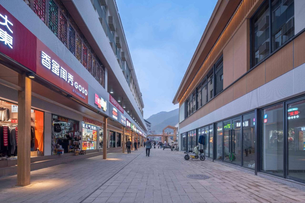 BIM建筑|康县新人字桥及周边商业街更新设计 / 三文建筑 何崴工作室 BIM建筑|康县新人字桥及周边商业街更新设计 / 三文建筑 何崴工作室