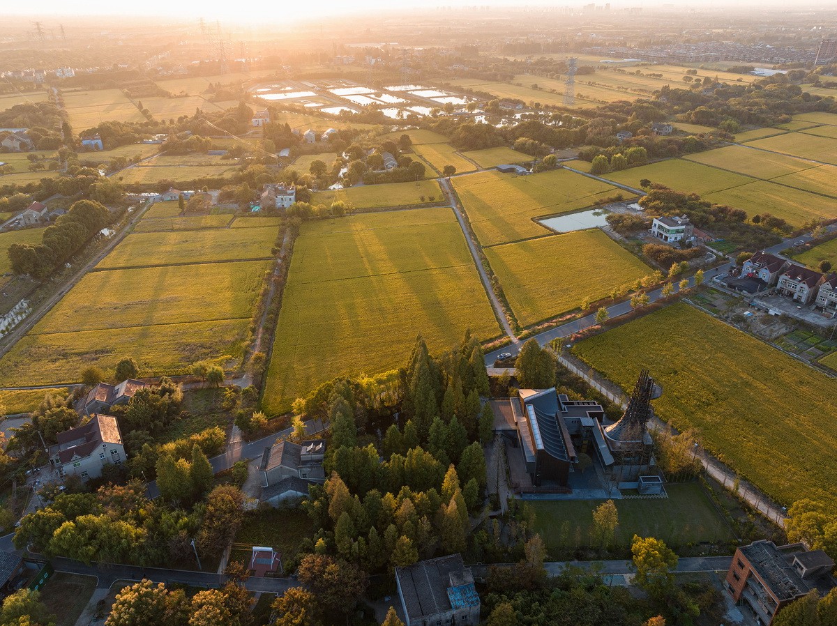 BIM建筑|桐乡濮院红旗漾杉林部落共享餐厅 / 上海严旸建筑设计工作室 BIM建筑|桐乡濮院红旗漾杉林部落共享餐厅 / 上海严旸建筑设计工作室