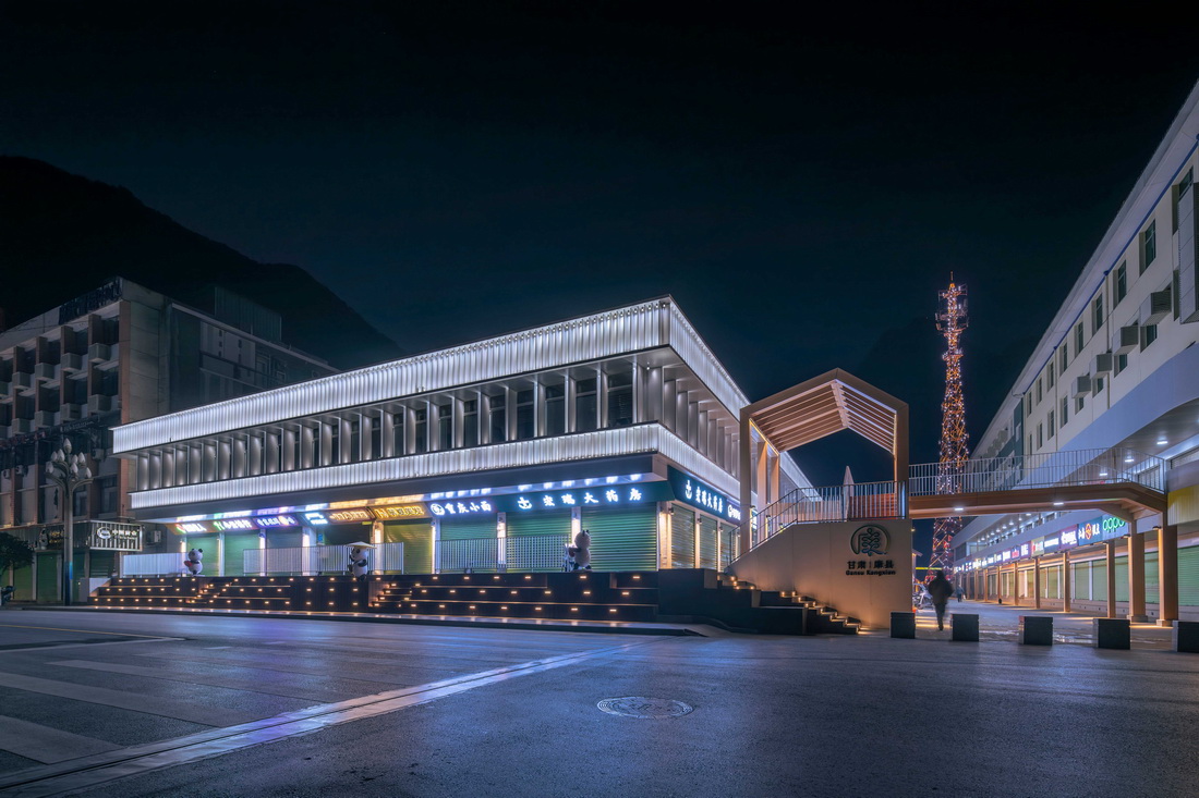 BIM建筑|康县新人字桥及周边商业街更新设计 / 三文建筑 何崴工作室 BIM建筑|康县新人字桥及周边商业街更新设计 / 三文建筑 何崴工作室