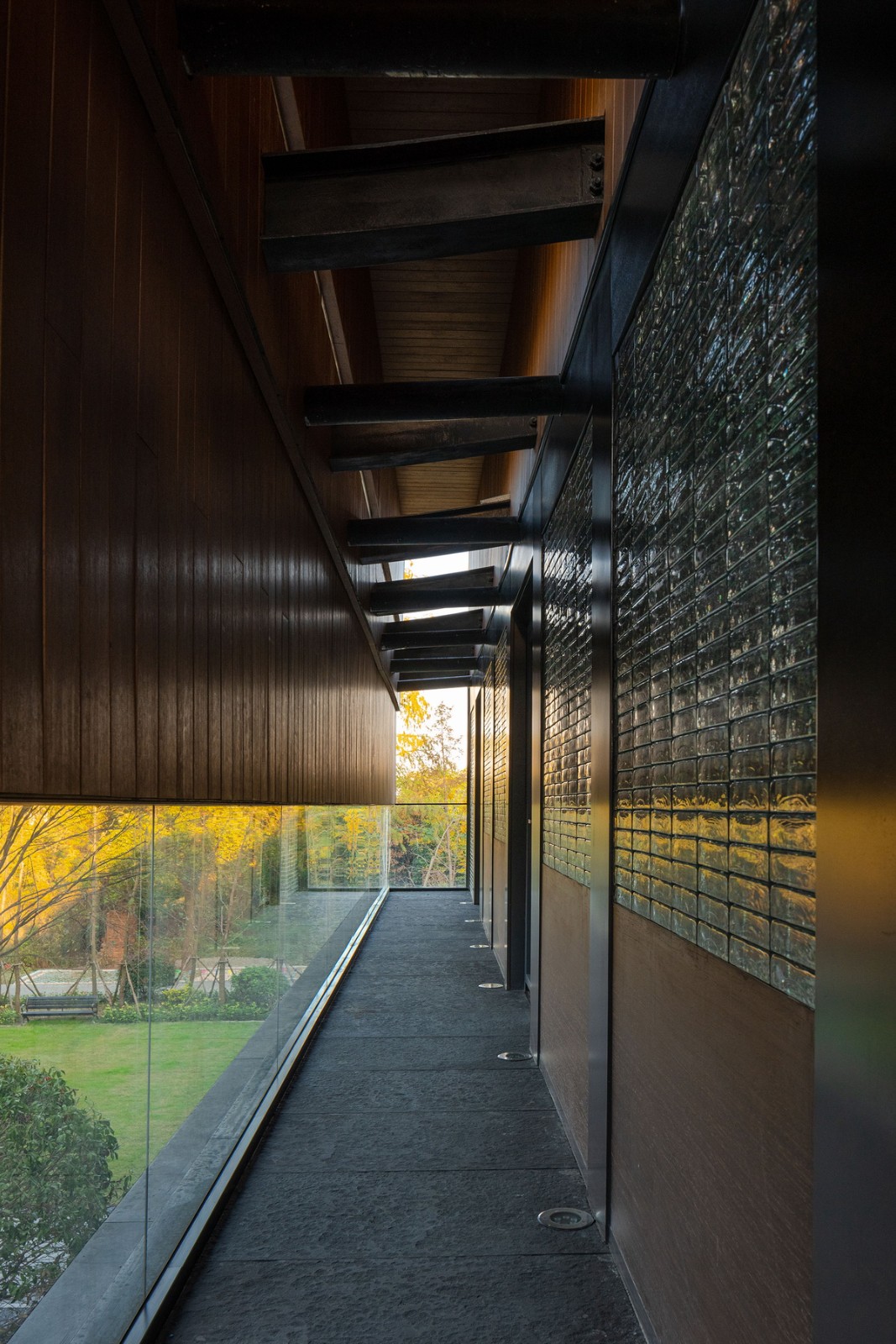 BIM建筑|桐乡濮院红旗漾杉林部落共享餐厅 / 上海严旸建筑设计工作室 BIM建筑|桐乡濮院红旗漾杉林部落共享餐厅 / 上海严旸建筑设计工作室