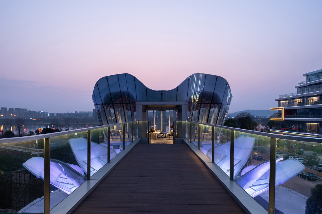 BIM建筑|整体可动的动态建筑:长沙“湘江之眼” / 朱培栋-line+建筑事务所 BIM建筑|整体可动的动态建筑:长沙“湘江之眼” / 朱培栋-line+建筑事务所