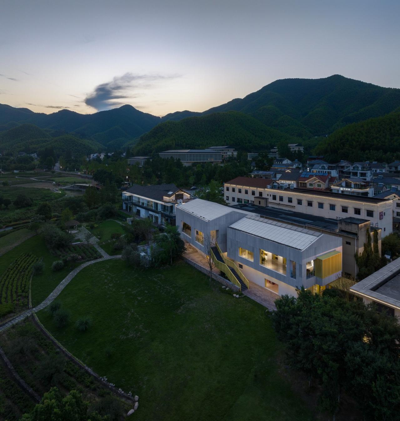 BIM建筑|基于空间叙事的乡村建筑改造实践探索 / 上海交通大学设计学院杜春宇团队 BIM建筑|基于空间叙事的乡村建筑改造实践探索 / 上海交通大学设计学院杜春宇团队