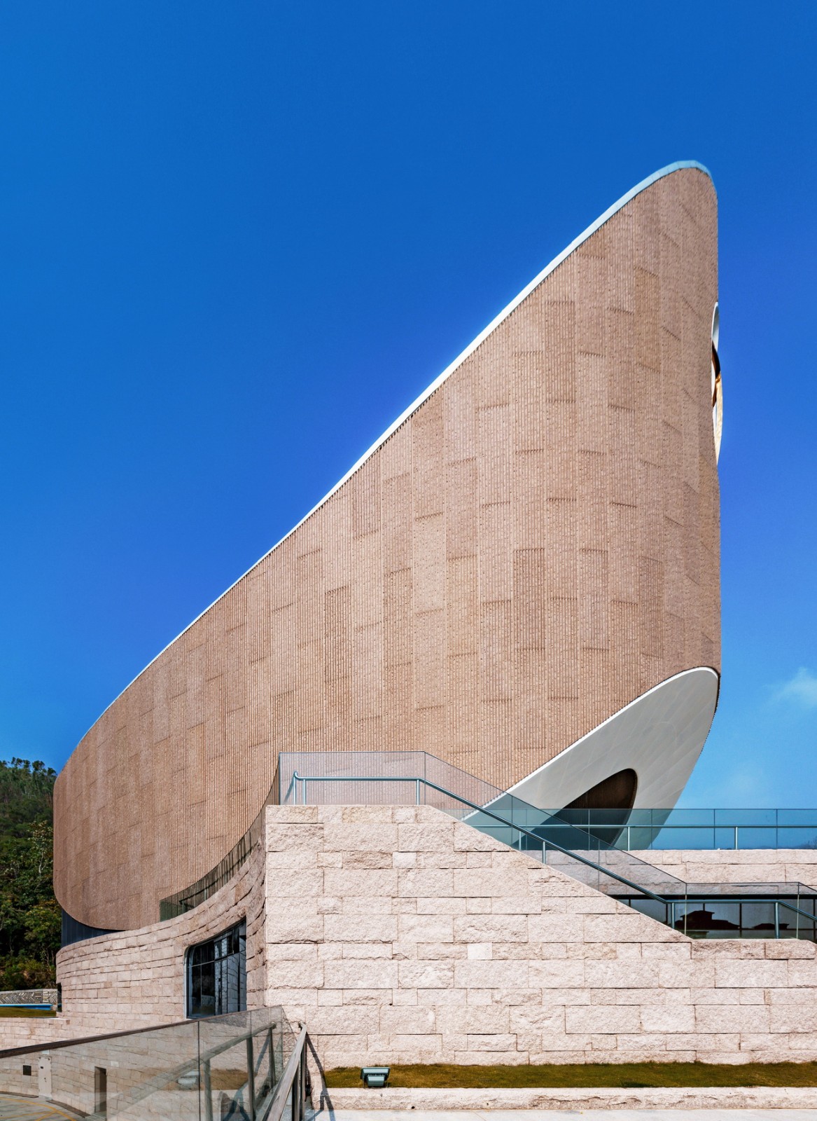 BIM建筑|巨龙山教堂 / INUCE • Dirk U. Moench BIM建筑|巨龙山教堂 / INUCE • Dirk U. Moench