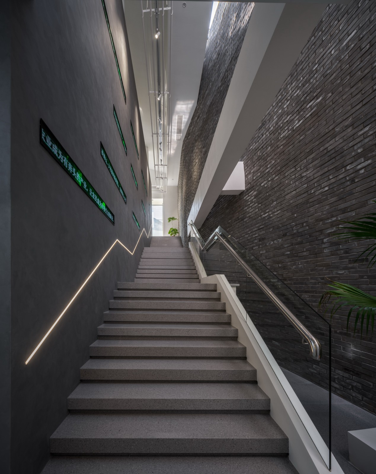 BIM建筑|基于空间叙事的乡村建筑改造实践探索 / 上海交通大学设计学院杜春宇团队 BIM建筑|基于空间叙事的乡村建筑改造实践探索 / 上海交通大学设计学院杜春宇团队