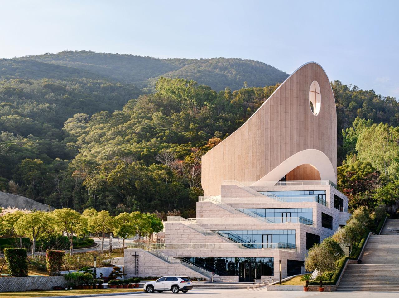 BIM建筑|巨龙山教堂 / INUCE • Dirk U. Moench BIM建筑|巨龙山教堂 / INUCE • Dirk U. Moench