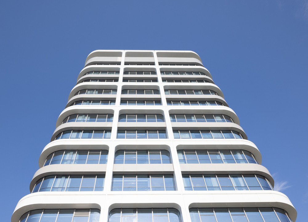 BIM建筑|去医院化:一座温暖的白色城堡-安康市高新医院 / UUA建筑师事务所 BIM建筑|去医院化:一座温暖的白色城堡-安康市高新医院 / UUA建筑师事务所