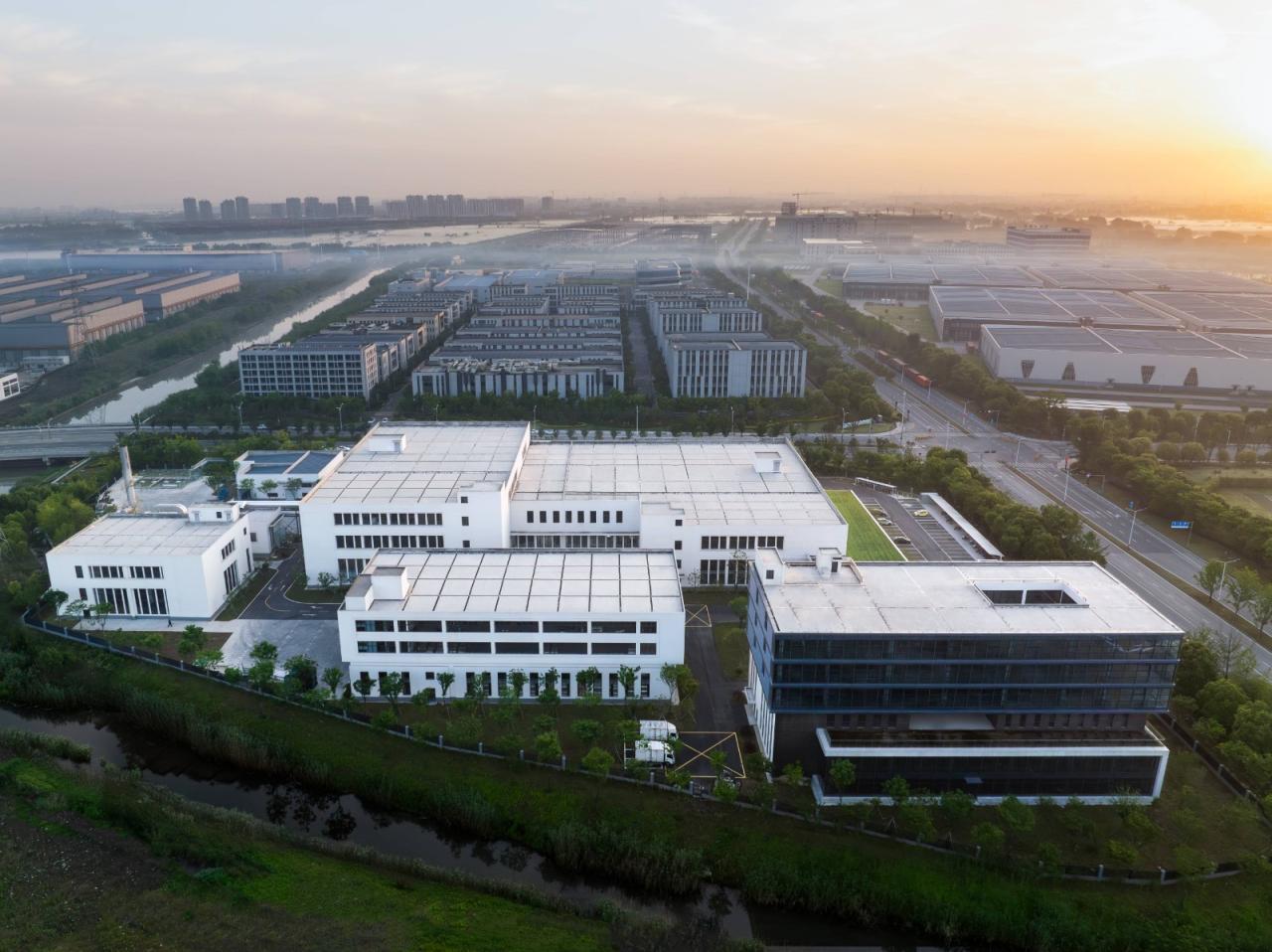 BIM建筑|美术馆语境下的温情工厂/ 田字格建筑事务所 BIM建筑|美术馆语境下的温情工厂/ 田字格建筑事务所