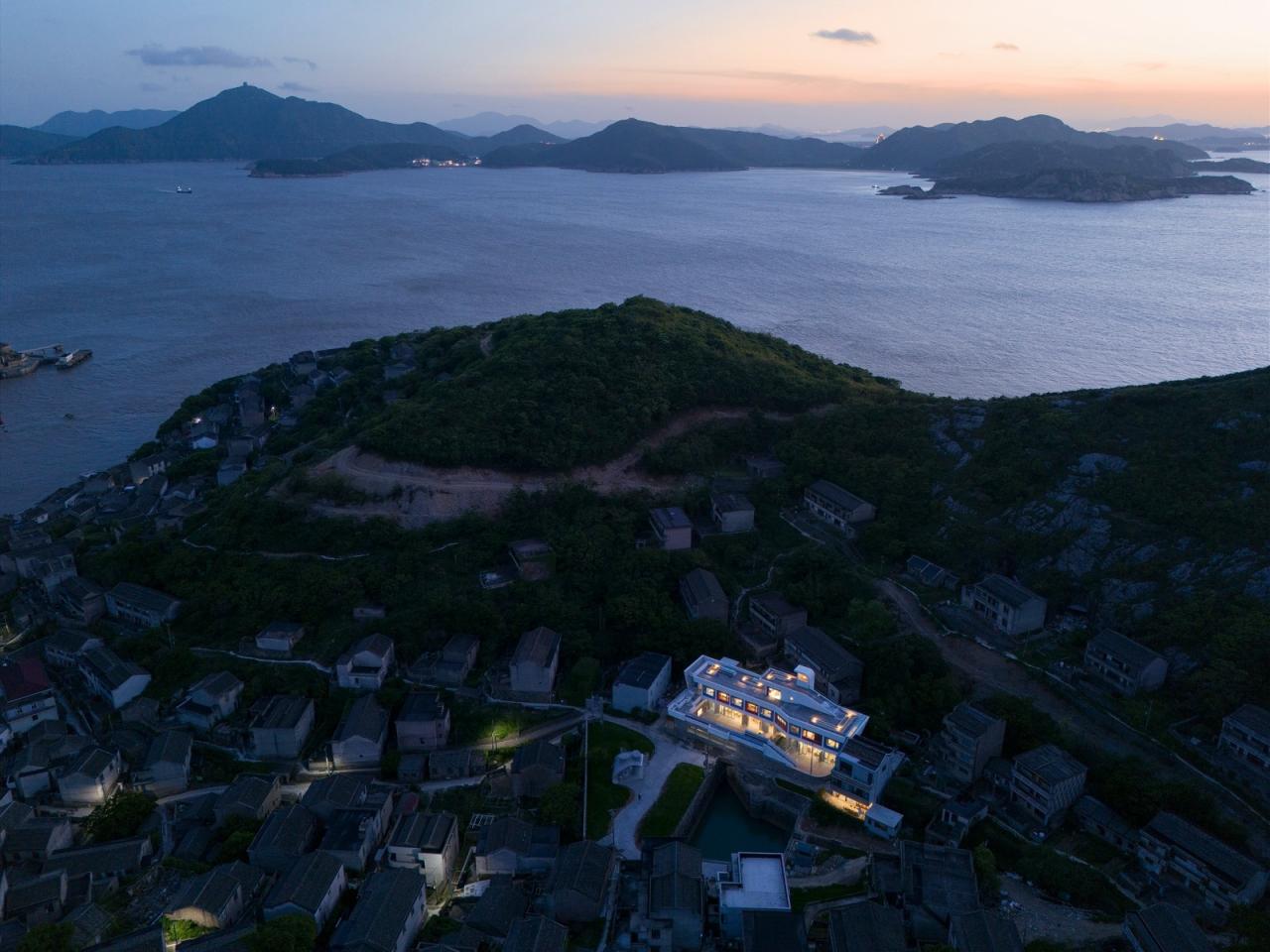 BIM建筑|孤岛浮舟:舟山柴山岛托老所 / 孟凡浩-line+建筑事务所 BIM建筑|孤岛浮舟:舟山柴山岛托老所 / 孟凡浩-line+建筑事务所