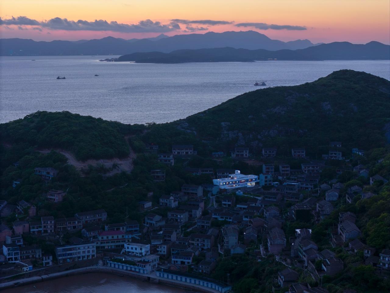 BIM建筑|孤岛浮舟:舟山柴山岛托老所 / 孟凡浩-line+建筑事务所 BIM建筑|孤岛浮舟:舟山柴山岛托老所 / 孟凡浩-line+建筑事务所