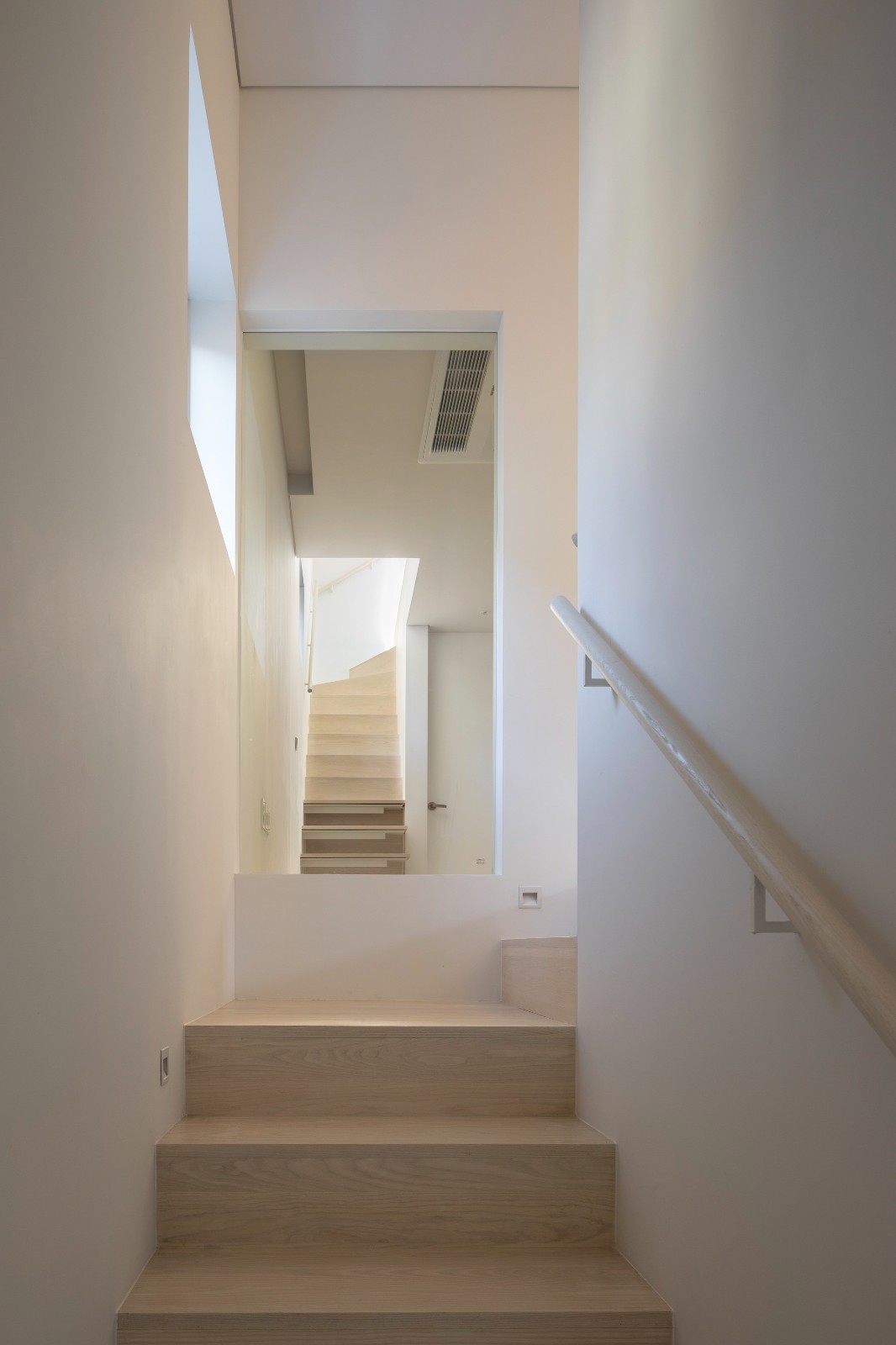 BIM建筑|Seoripul 树屋 / Soltozibin Architects BIM建筑|Seoripul 树屋 / Soltozibin Architects