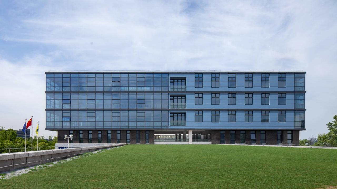 BIM建筑|美术馆语境下的温情工厂/ 田字格建筑事务所 BIM建筑|美术馆语境下的温情工厂/ 田字格建筑事务所