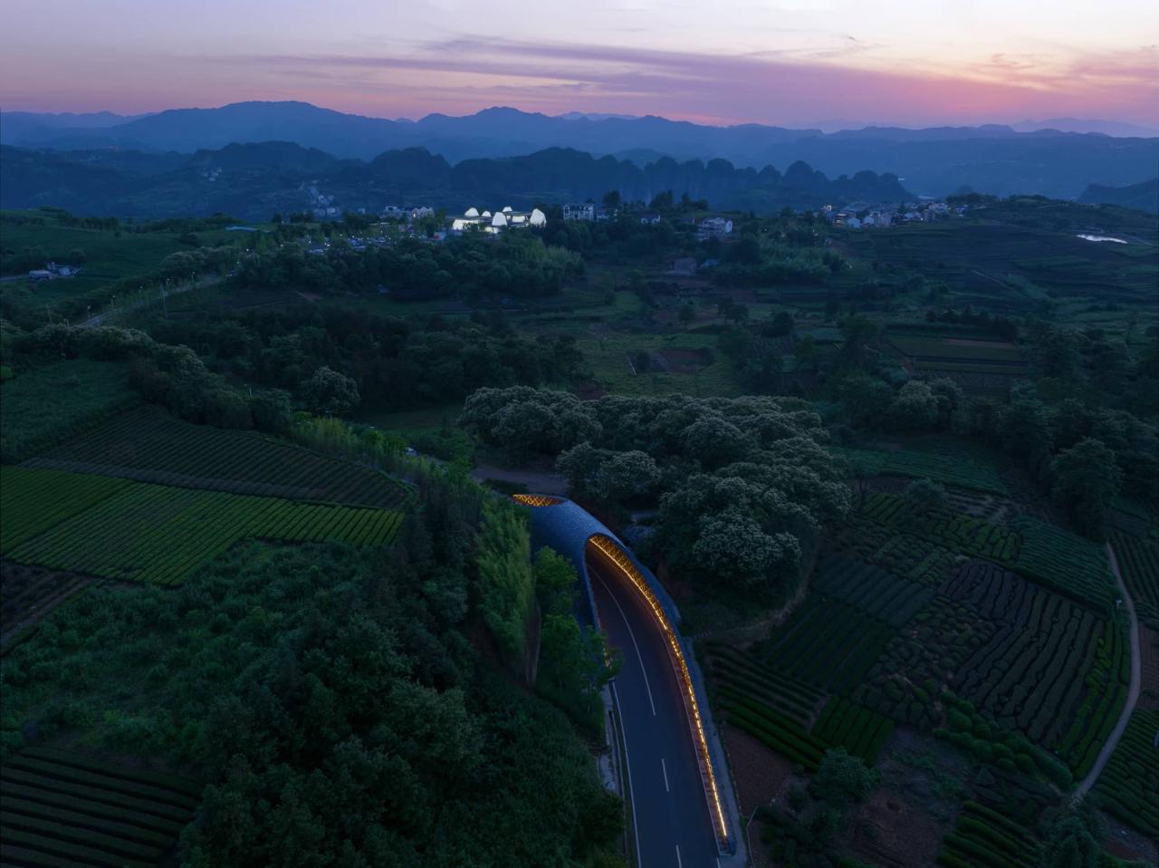 BIM建筑|上天入地:下岩贝穿云编木隧&腾云气象环 / 朱培栋-line+建筑事务所 BIM建筑|上天入地:下岩贝穿云编木隧&腾云气象环 / 朱培栋-line+建筑事务所