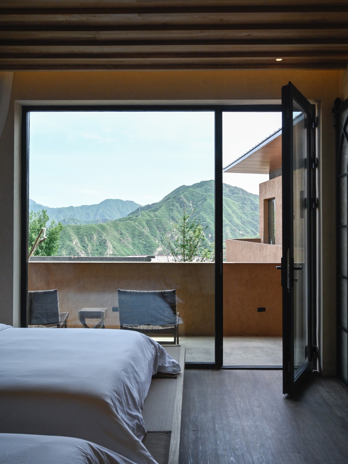 BIM建筑|伴山而居:后院•溜石港民宿 / GW空间设计 BIM建筑|伴山而居:后院•溜石港民宿 / GW空间设计