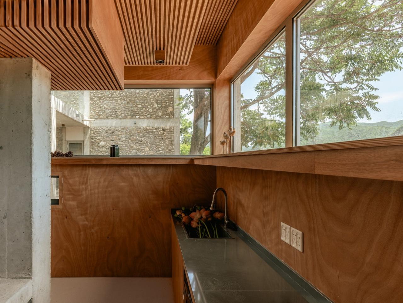 BIM建筑|废土乐园、虚张声势与巨大火锅 / 察社办公室 BIM建筑|废土乐园、虚张声势与巨大火锅 / 察社办公室